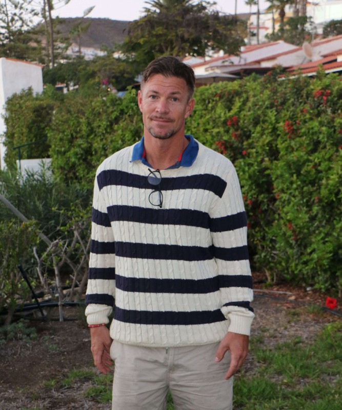 Skriver seg gjennom livets mørkeste timer