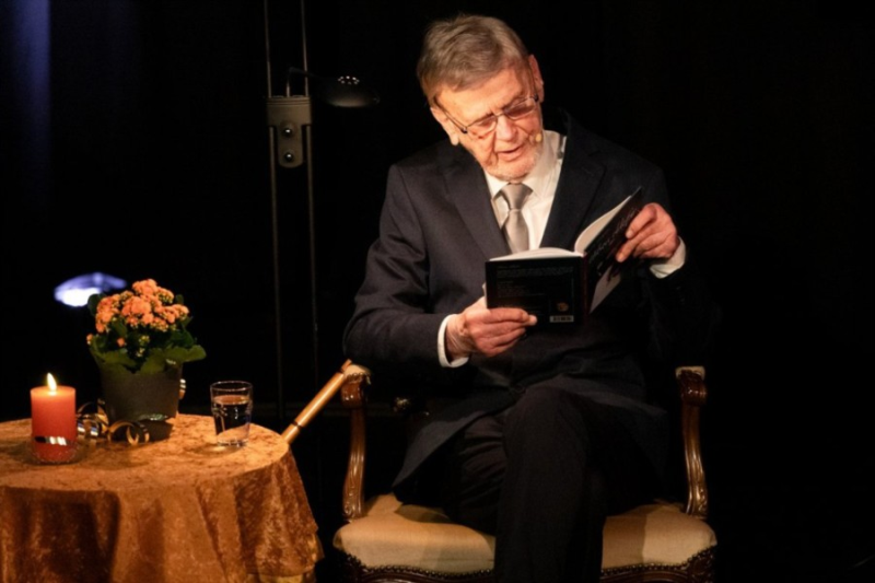 96-åring byr på fromme spark